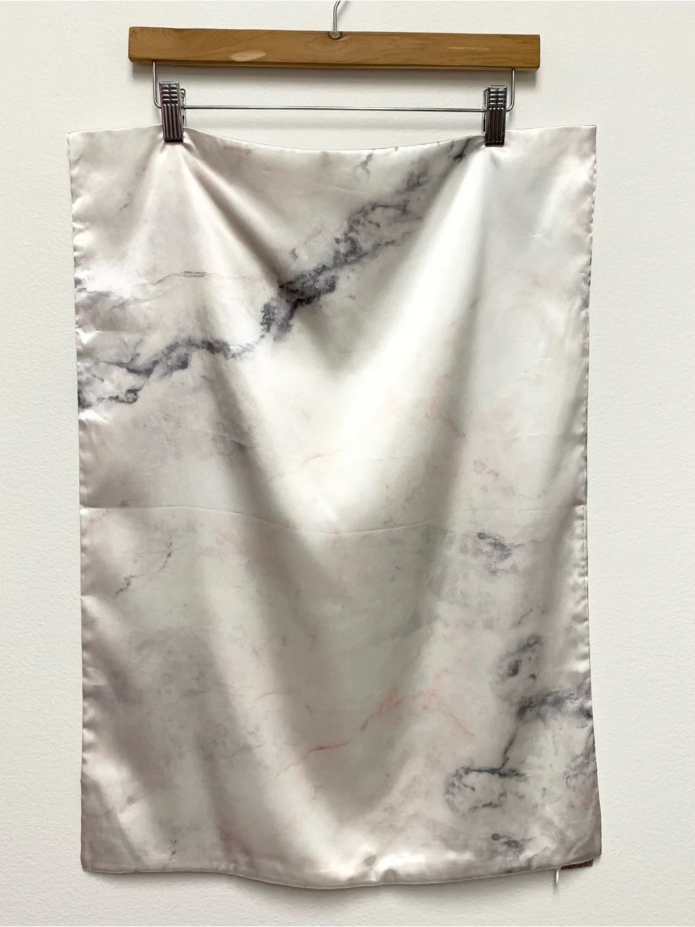 Kitsch Beauty Satin Pillowcase White Marble Standard Size Gentle on Skin & Hair